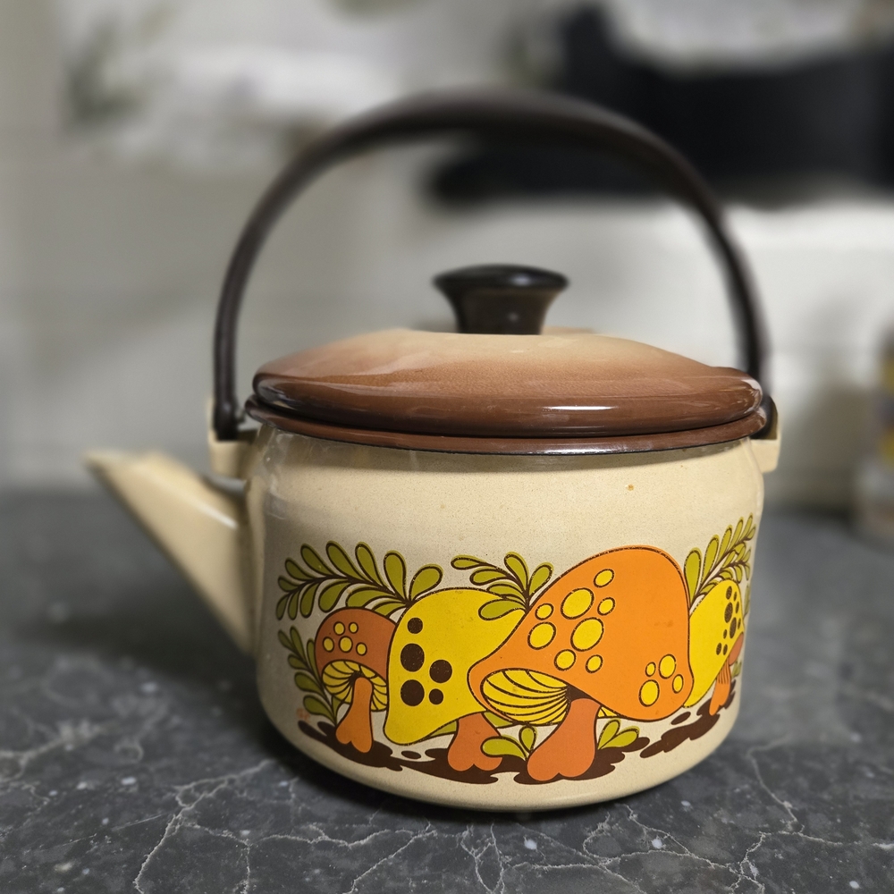Vintage Mushroom Teapot with Brown Handle